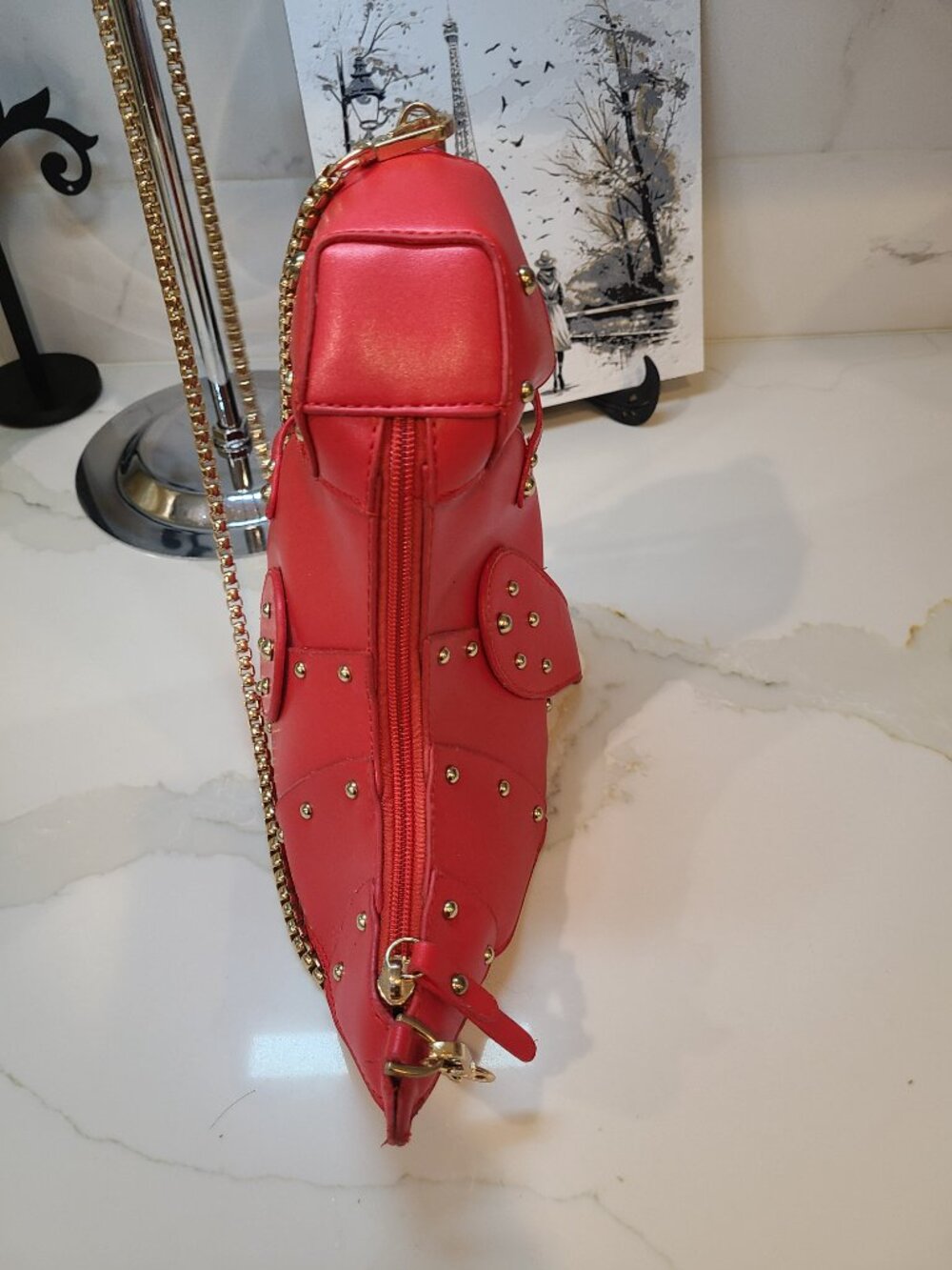 Whimsical T-Rex Red crossbody purse with gold toned chain Pristine - Picture 6 of 9
